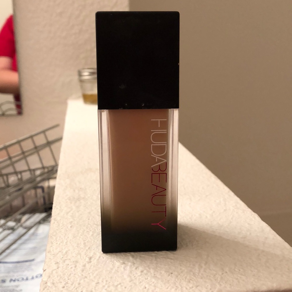 Huda Beauty #FauxFilter Foundation